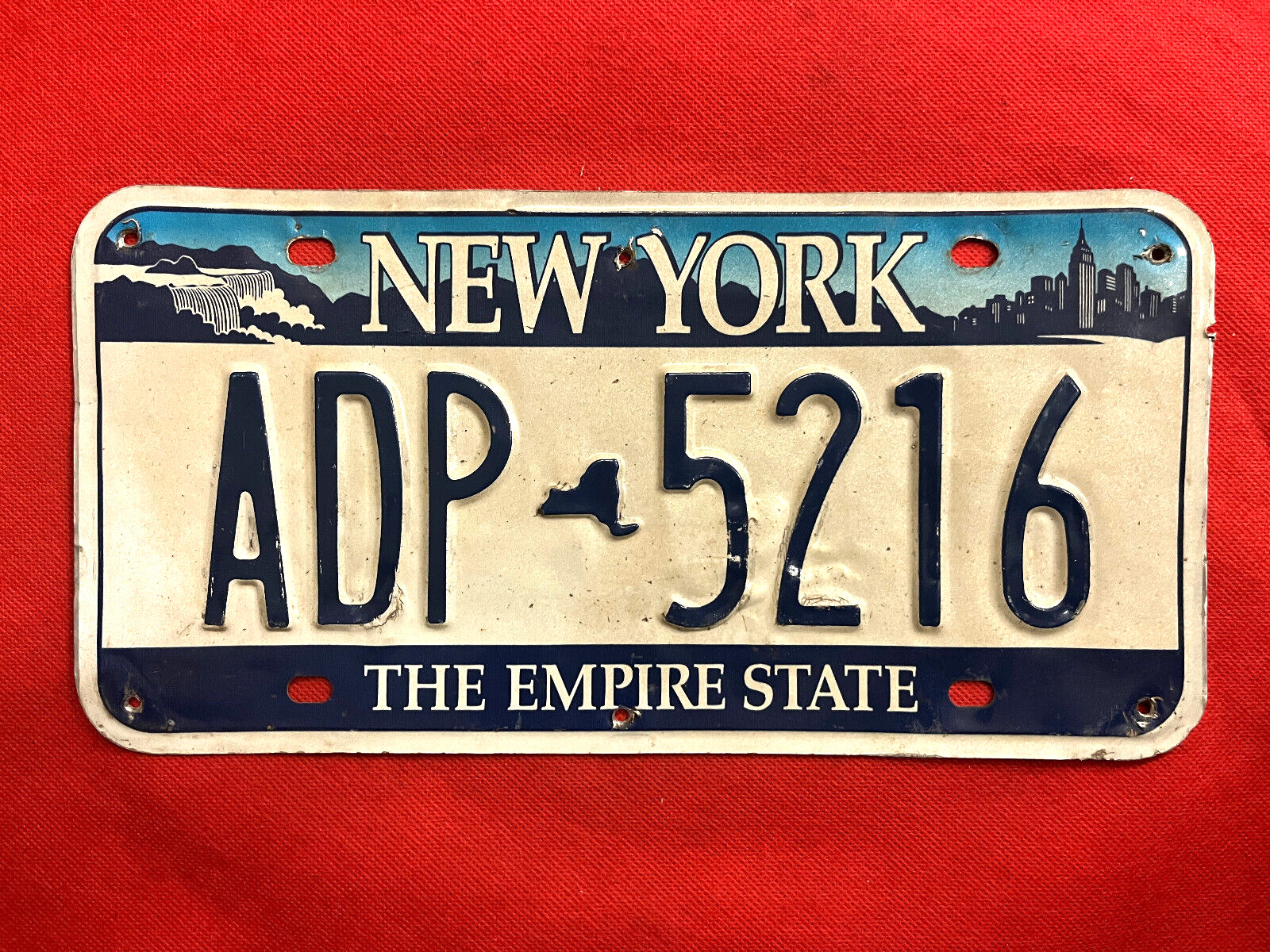 New York License Plate ADP-5216 .... Expired / Crafts / Collect / Specialty