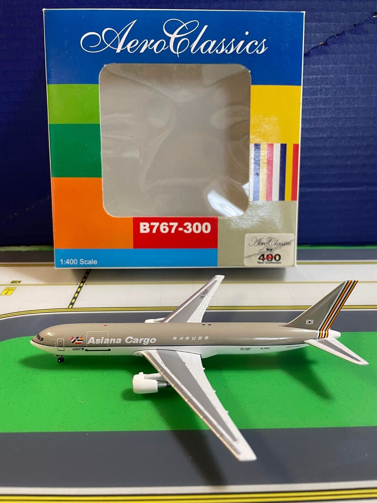 1:400 Aero Classics Asiana Air Cargo Boeing 767-300 Rare
