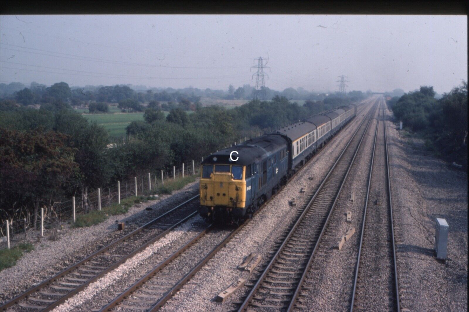 35MM SLIDE BRITISH RAILWAY BR CLASS 31 - 31422 AT PWLL-MAWR 16/09/1982