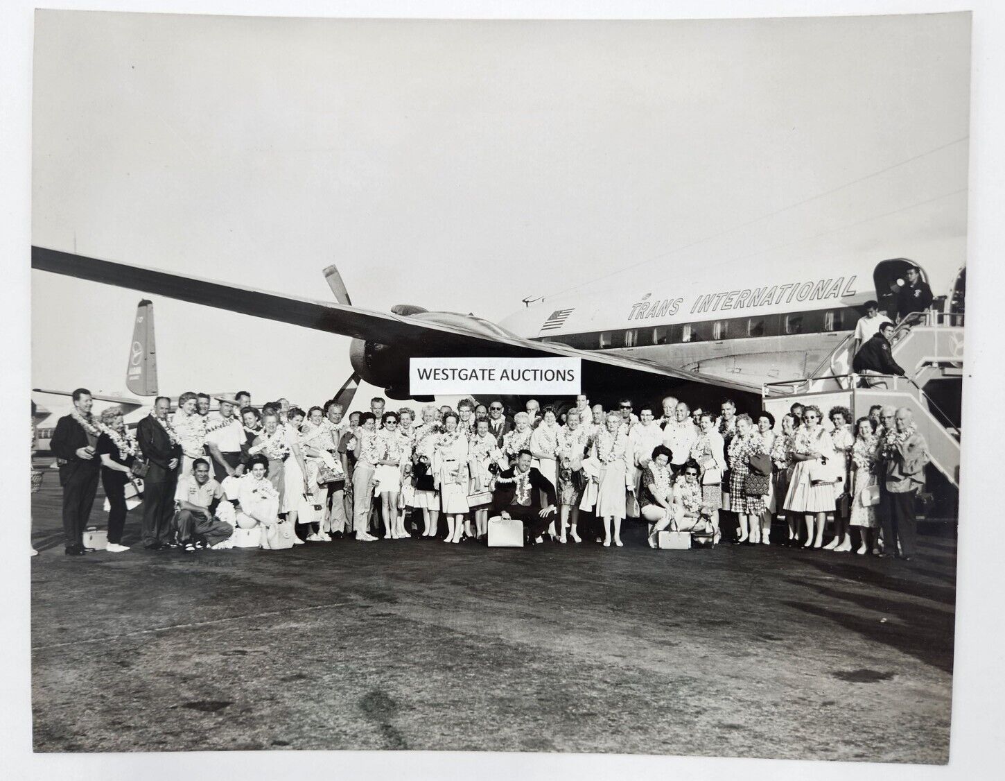 1961 Aloha Airlines Trans Intl Hawaii Passenger Group Photograph Photo 8\