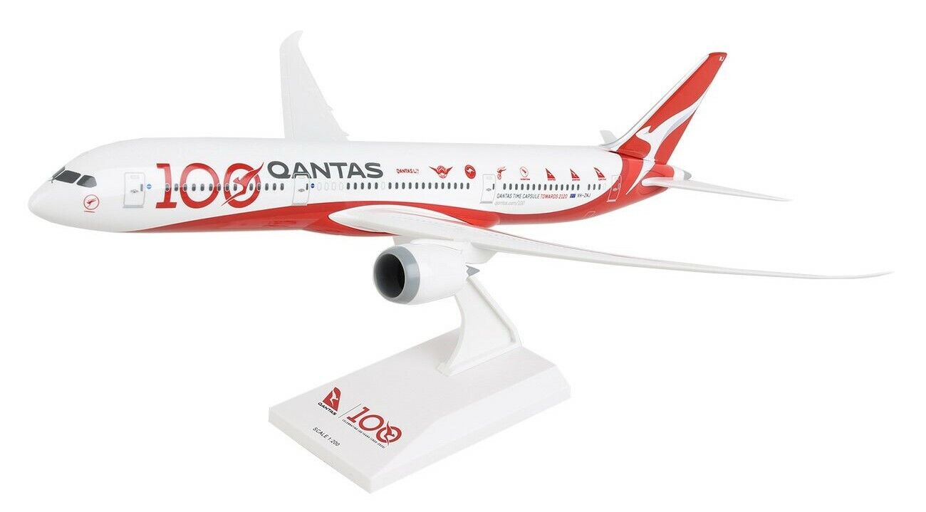 Skymarks SKR1044 Qantas Boeing 787-900 100th Annv Desk Top Model 1/200 Airplane