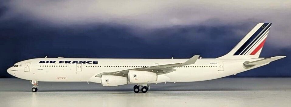 JC Wings XX2298 Air France Airbus A340-300 F-GLZU Diecast 1/200 Model Airplane