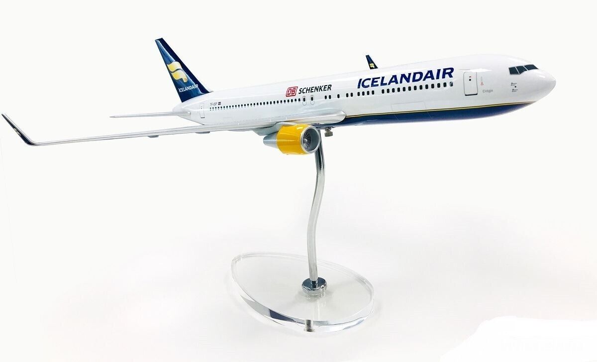 Limox Icelandair Schenker Boeing 767-300ER TF-ISP Desk 1/100 Model AV Airplane