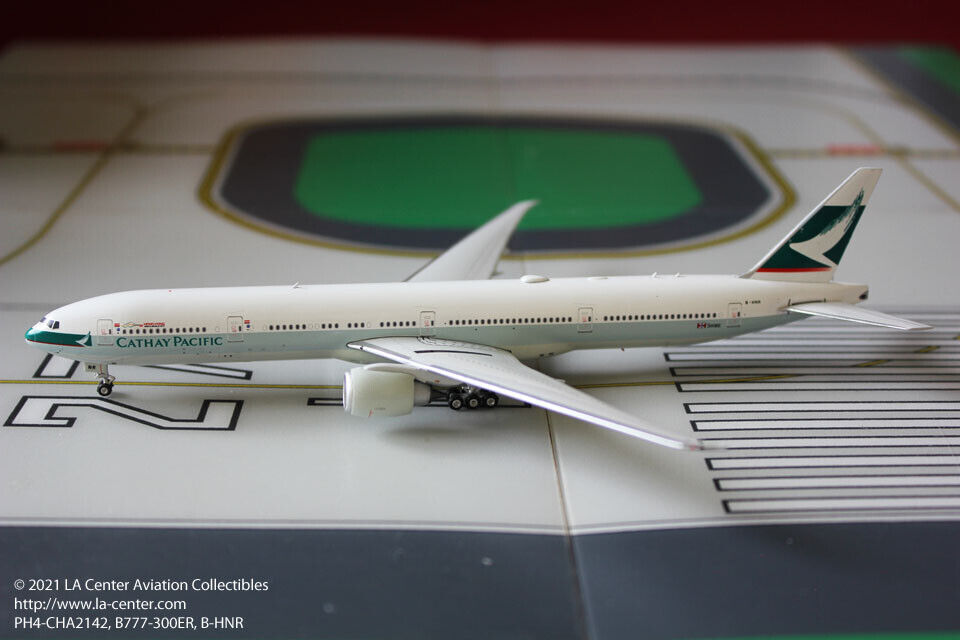 Phoenix Model Cathay Pacific Boeing 777-300ER in Old Color Diecast Model 1:400