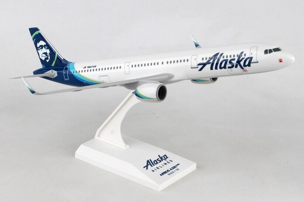 Skymarks SKR982 Alaska Airlines Airbus A321neo New Hue Desk Model 1/150 Airplane
