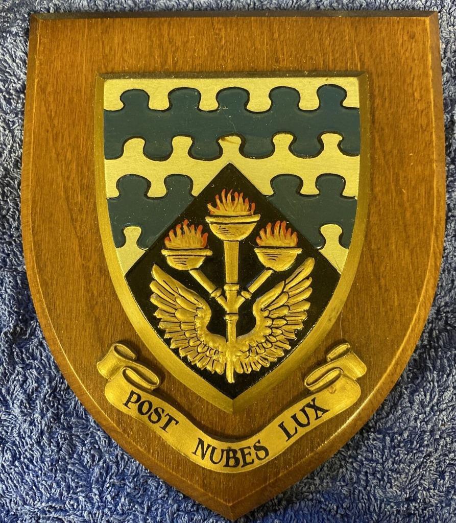 Vintage CRANFIELD University College School Crest Shield Plaque xzk