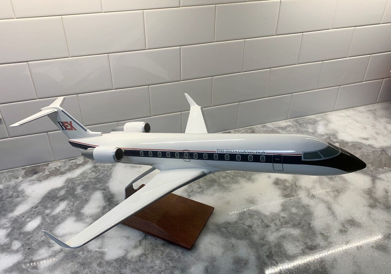 Space Models 1/50 Delta Connection Canadair CRJ-200