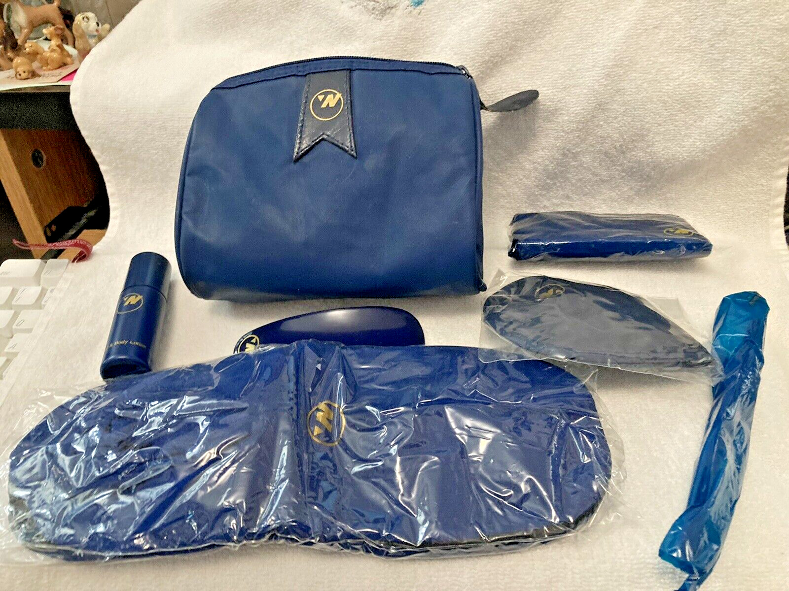 Vintage Northwest Airlines First Class Navy Leather Pouch W/Travel Items NEW