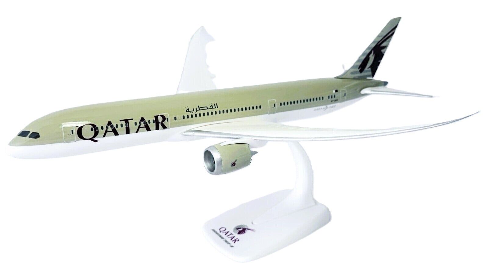 PPC Qatar Airways Boeing 787-900 A7-BHH Desk Top Display Model 1/200 AV Airplane