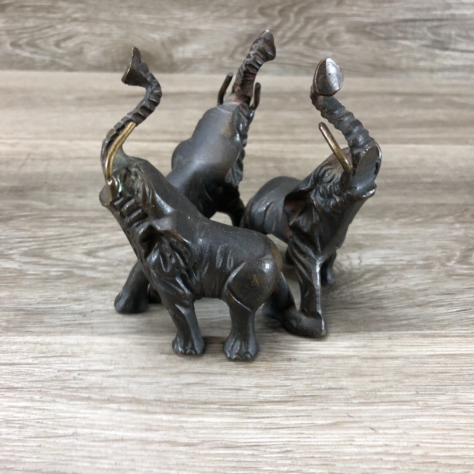 Metal Brass 3 Elephants Go Around Figurine Scultpure Base Trunks Up