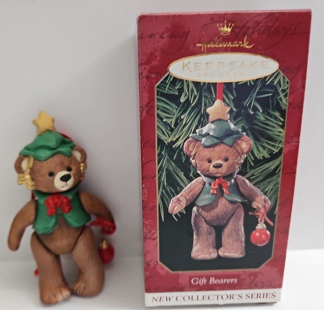 1999 Hallmark keepsake Gift Bearers Ornament #1 in the Series Teddy Bear Xx10