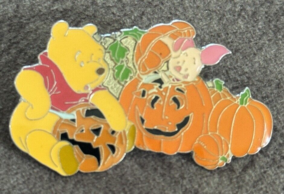 DLRP Winnie The Pooh & Piglet Pumpkin Carving Disney Pin RARE