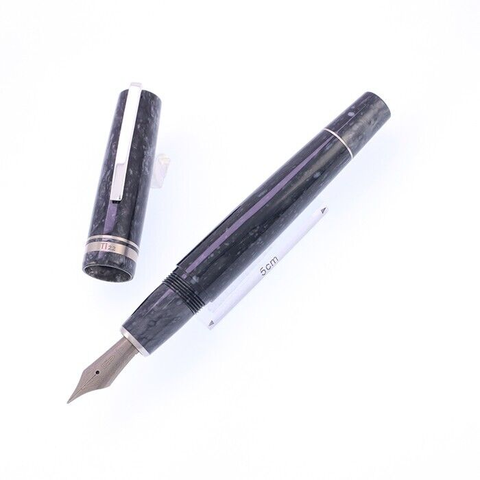 DELTA Fountain Pen Limited Edition Titanio Gray M