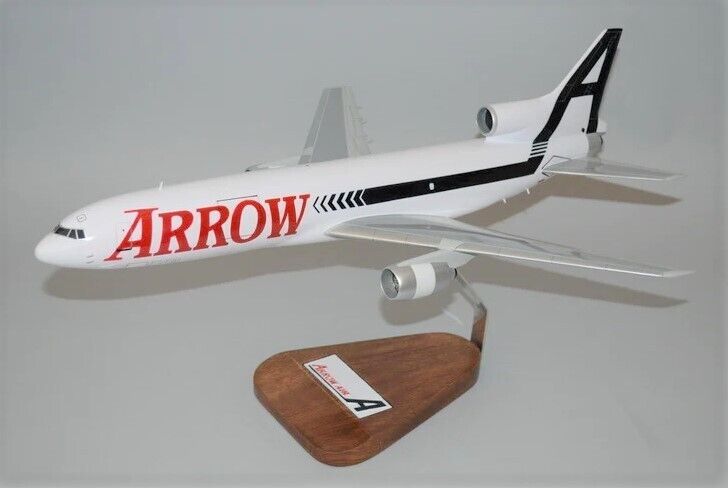 Arrow Air Lockheed L-1011 Tristar Desk Top Display Jet Model 1/100 SC Airplane