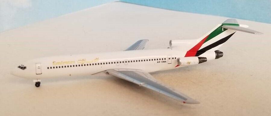 Aeroclassics AC411107 Emirates Boeing 727-200 A6-EMA Diecast 1/400 Jet Model New