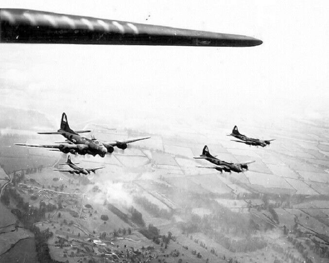 B-17 Flying Fortress Bombers Formation 384th Bomb Group WWII WW2 8x10 Photo 87b