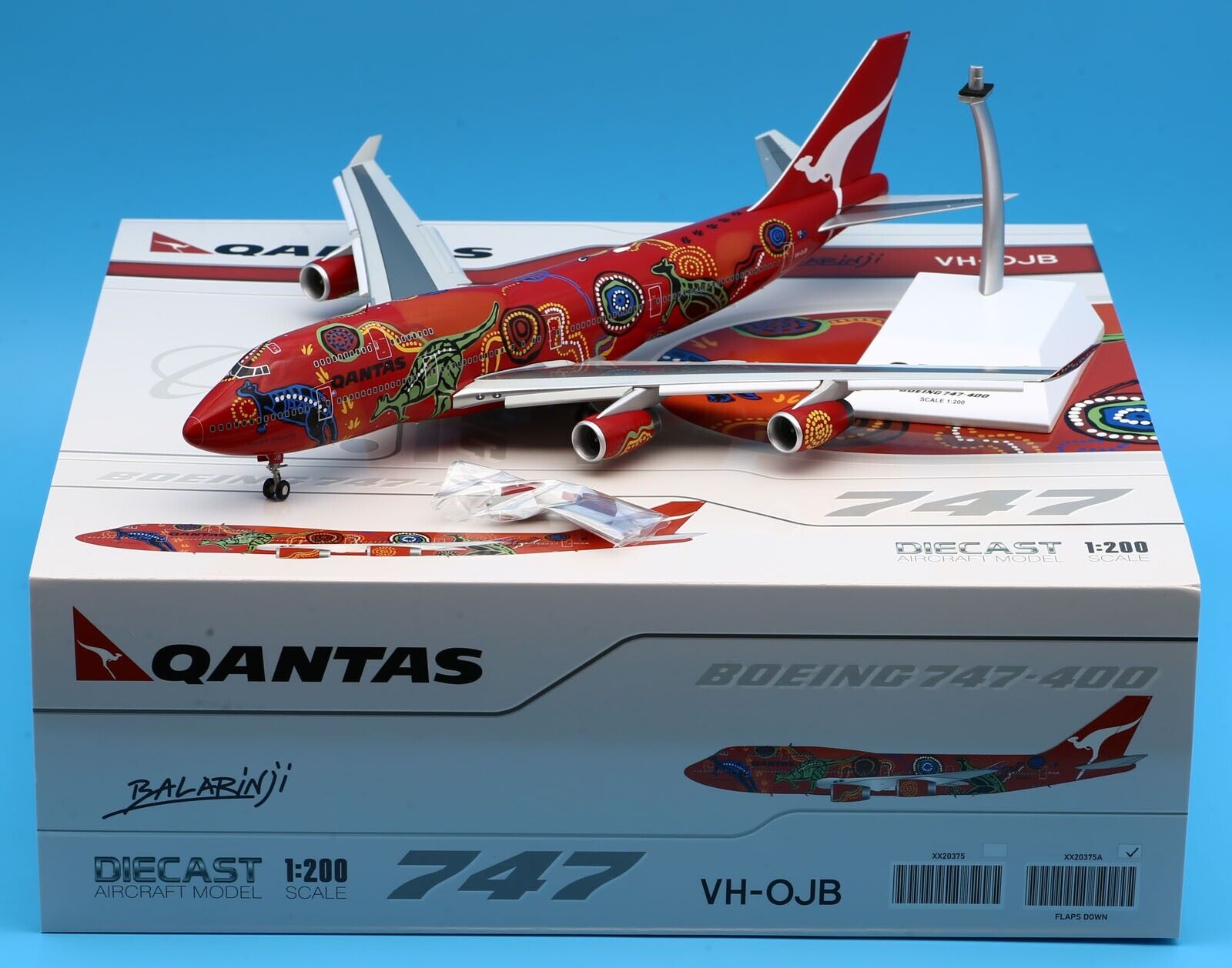 JC Wings 1:200 Qantas Boeing B747-400 Diecast Aircraft Model VH-OJB Flaps Down