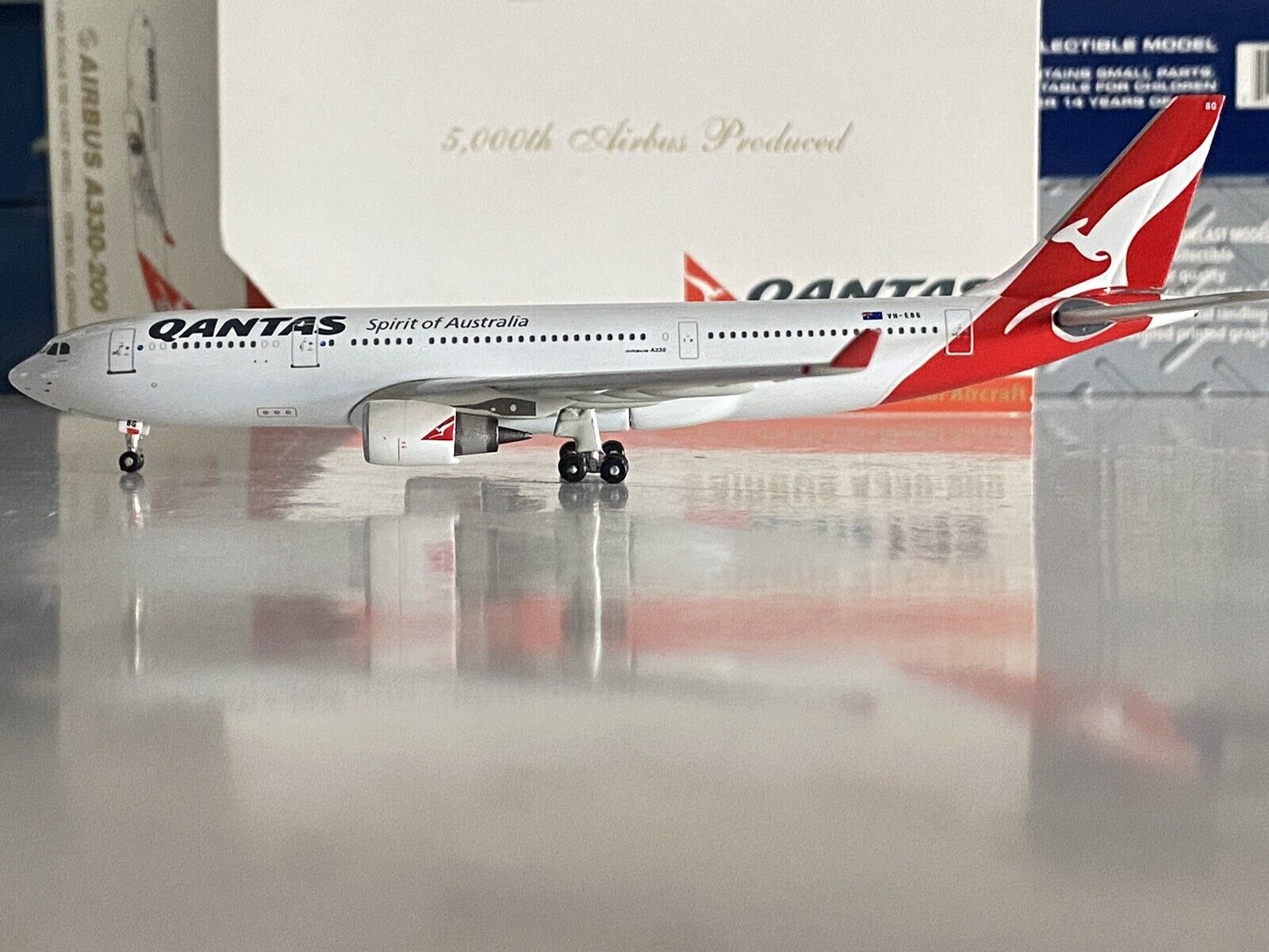 Gemini Jets Qantas Airways Airbus A330-200 1:400 VH-EBG GJQFA857