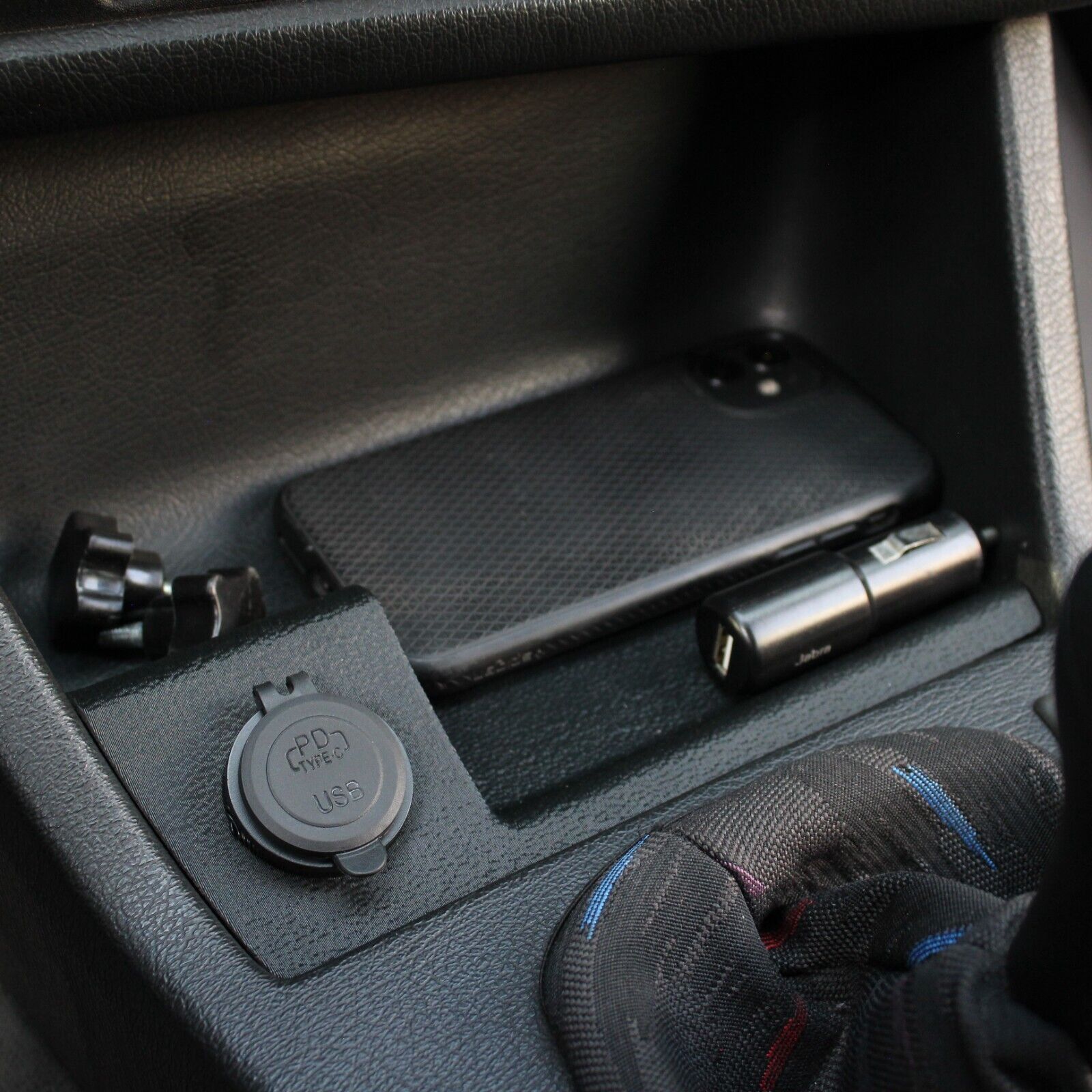 BMW E30 Utility Panel & Phone Mount - Single USB Charge Socket