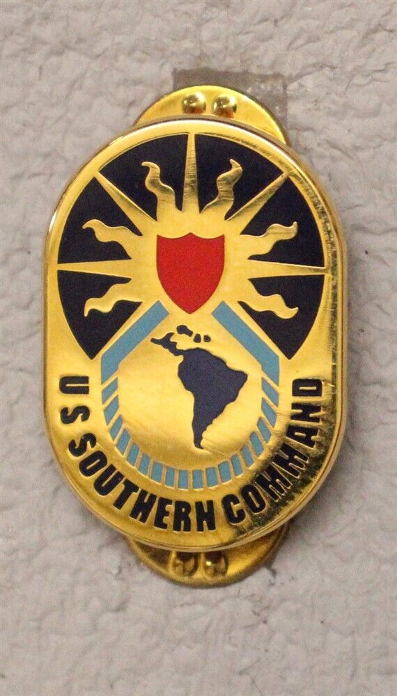U.S. Army DI Pin: U.S. Southern Command - c/b, W-30