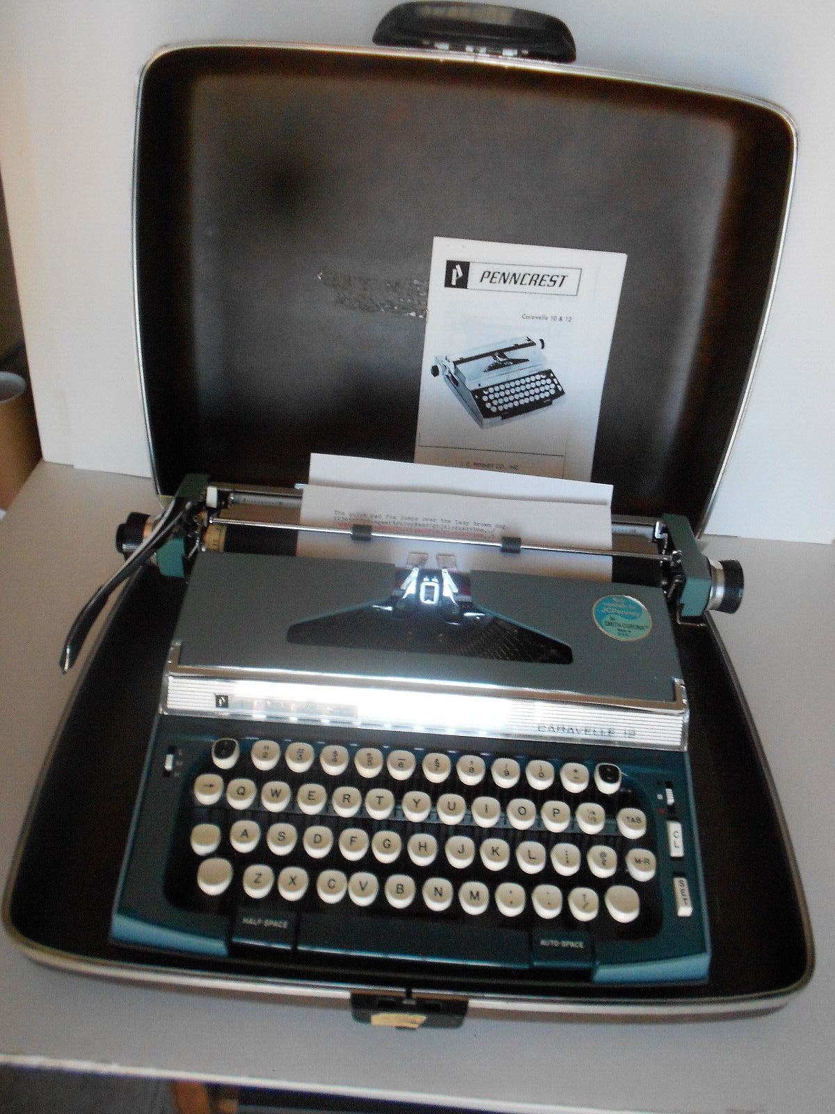 Smith Corona Penncrest Caravelle 12 Manual Typewriter w/Case  Works  Near-Mint