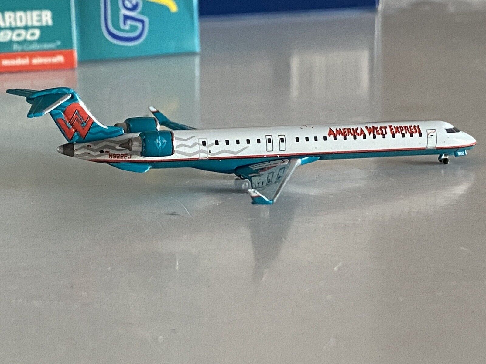 Gemini Jets America West Express Bombardier CRJ-900 1:400 N922FJ GJAWE725