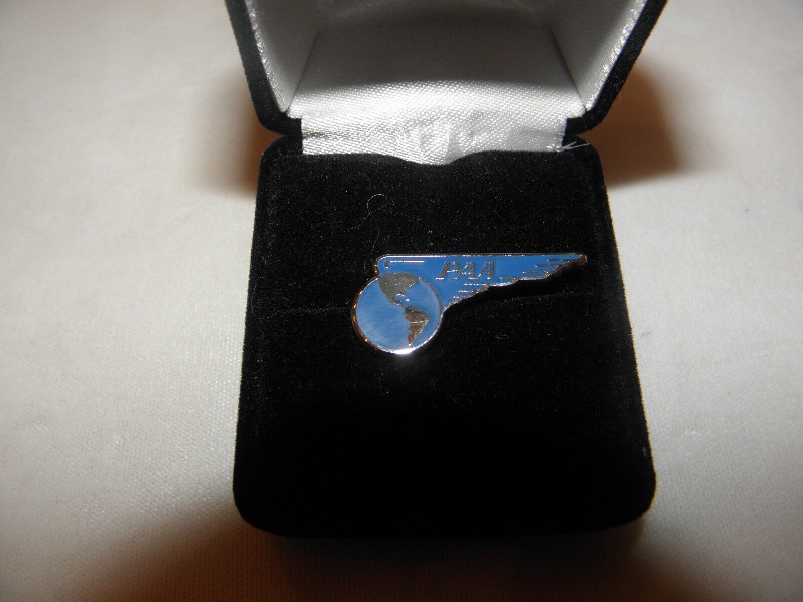 PAN AM WING LAPEL PIN PAN AMERICAN AIRLINE CARIBBEAN SOUTH AMERICAN ROUTE NEW 