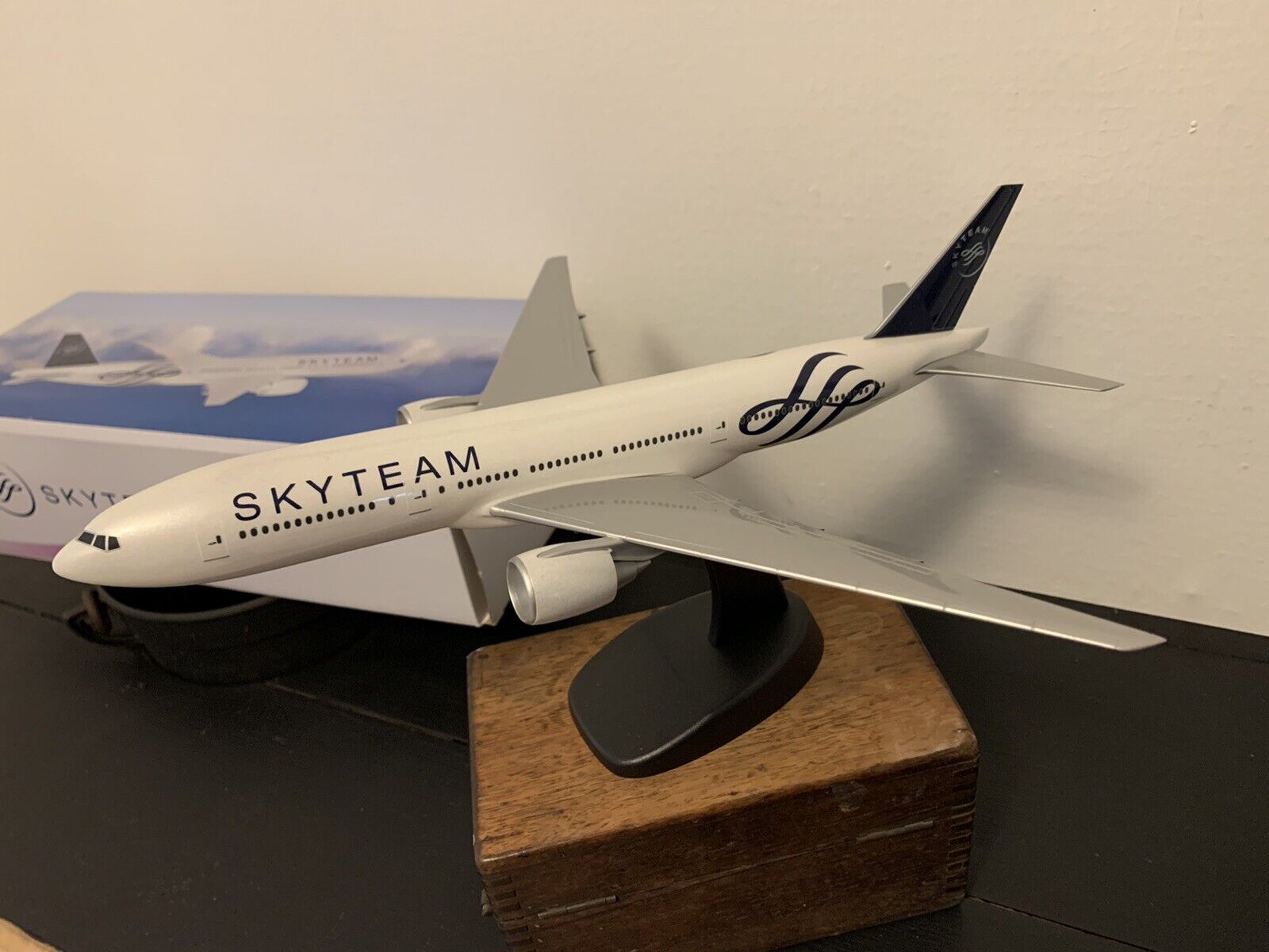 PACMIN 1/200 model Boeing 777-200 SKYTEAM Scheme Mint In Box
