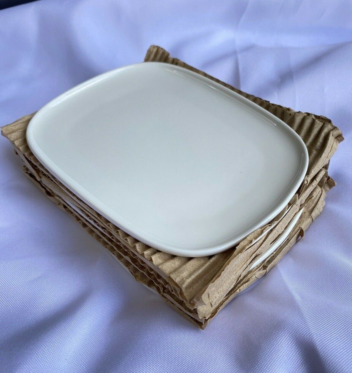 ALESSI white porcelain plates 6 pieces lot Italy for Delta Airlines minimalistic