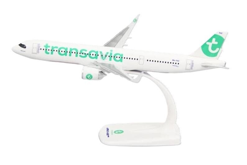 PPC Transavia Airlines Airbus A321neo PH-YHZ Desk Top Model 1/200 AV Airplane