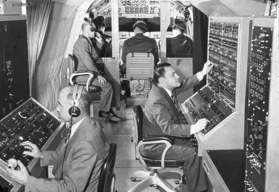 United Airlines Douglas DC-7B Simulator ((8.5\