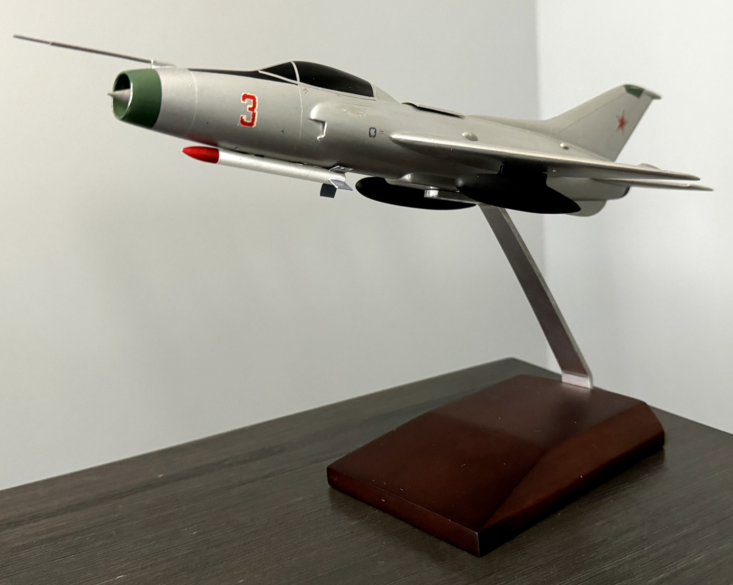 MiG 21 Mikoyan Gurevich RUSSIA Plane Scale Model Desk Aircraft Jet USSR Airplane