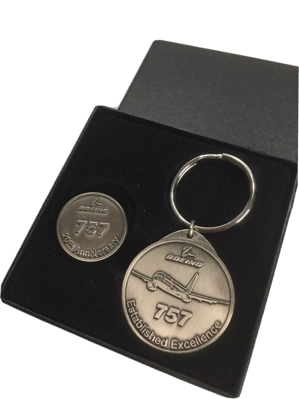 Boeing Key Chain & Pin The Boeing 757 20th Anniversary Dec 22 2002 First Deliver