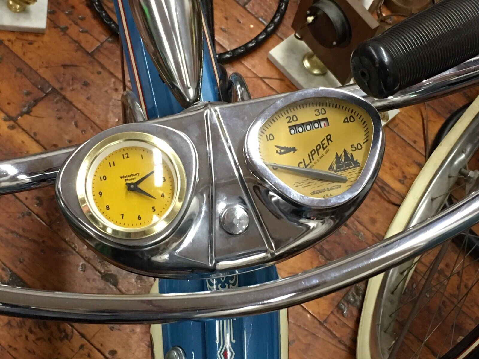 Stewart Warner bicycle speedometer GOLD clock. COOL bike accessory SCHWINN ETC.
