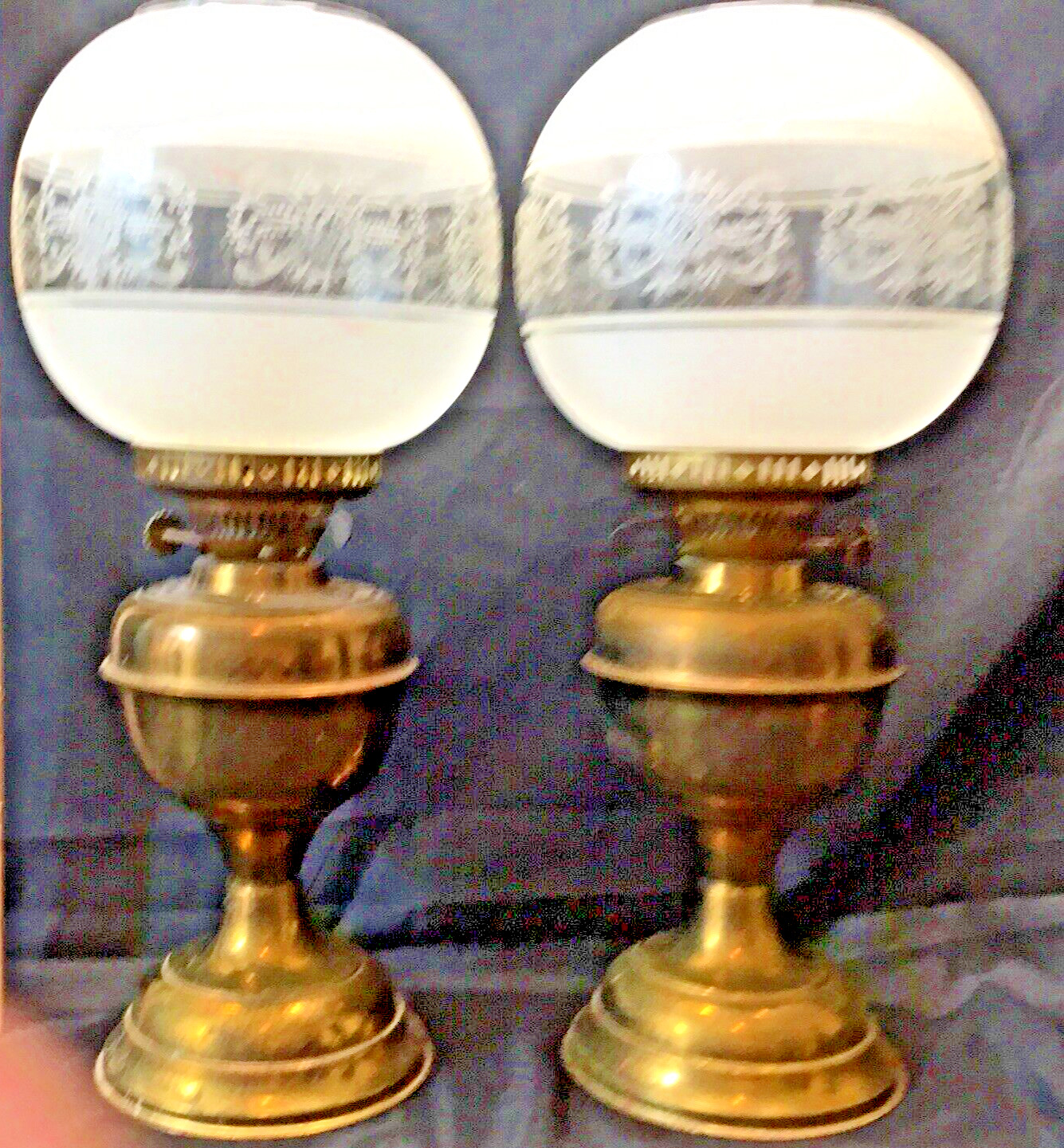 Pair of VICTORIAN STYLE BRASS PARAFFIN LAMP with Globe No Flutes