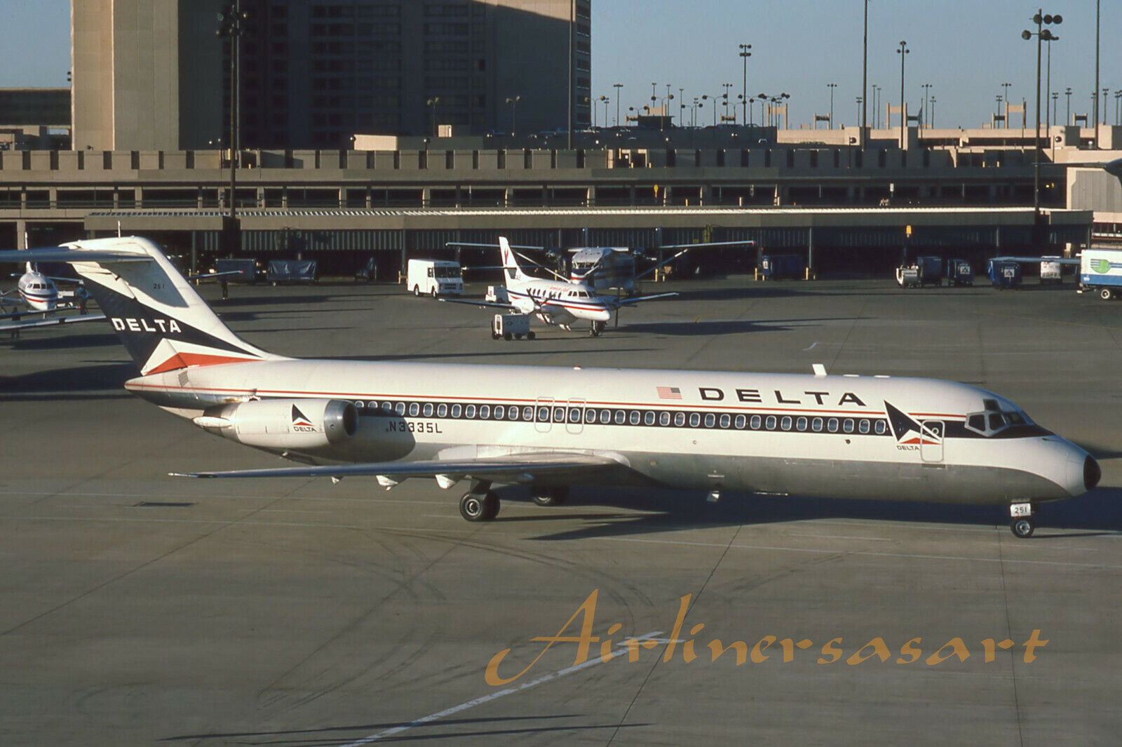 Delta Airlines Douglas DC-9-32 N3335L at DFW in April 1987 8\