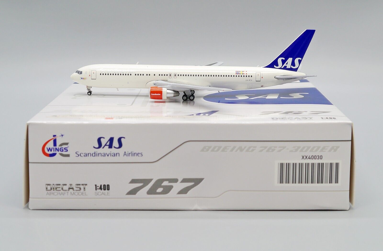 SAS B767-300ER Reg: LN-RCH JC Wings Scale 1:400 Diecast model XX40030 (E)