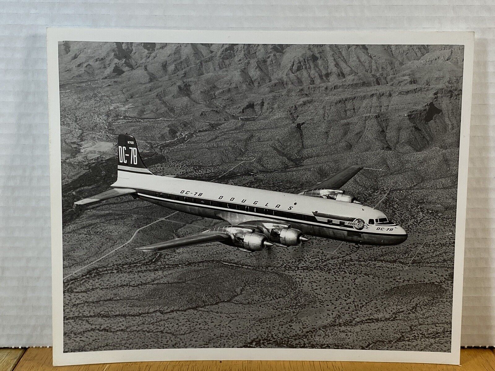 Douglas DC-7B N7000 EXPERIMENTAL JET LINER Black & White Picture SM 173257