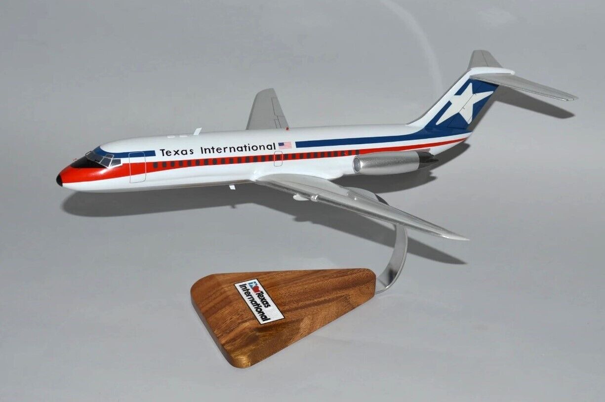 Texas International Douglas DC-9-15 Desk Top Display Jet Model 1/72 SC Airplane