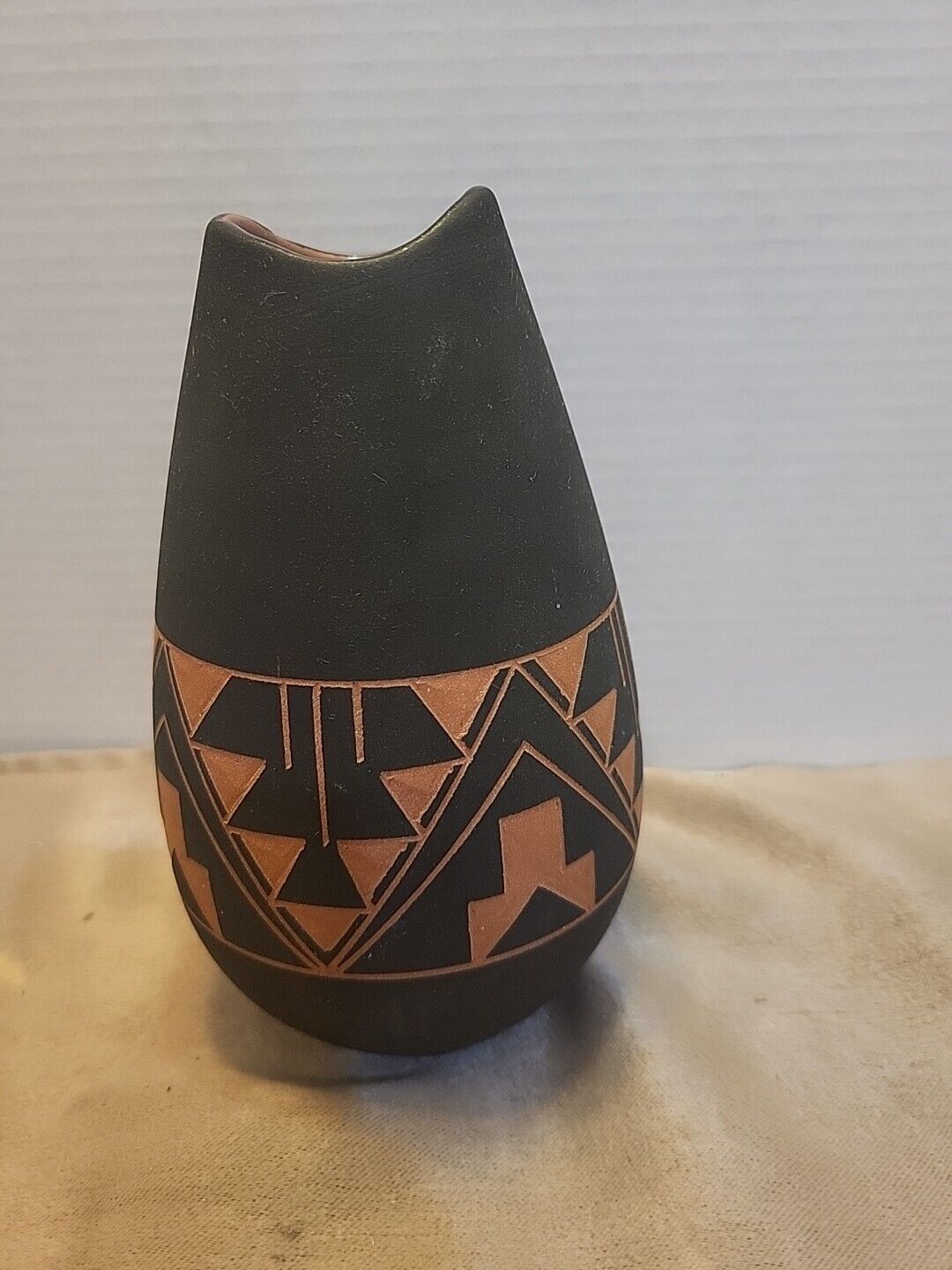 Vintage Native American Sioux Pottery Ovoid Vase Signed RAMONA SP-RC-SD