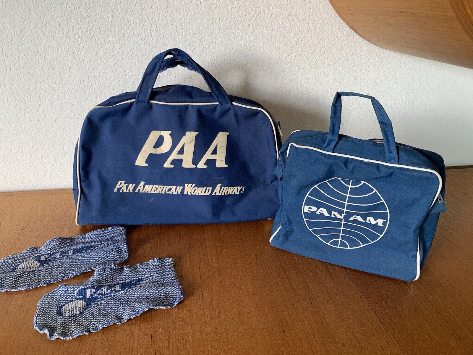 VTG Pan American Pan Am World Airways Lot Of 2 Carry On Bags + Socks