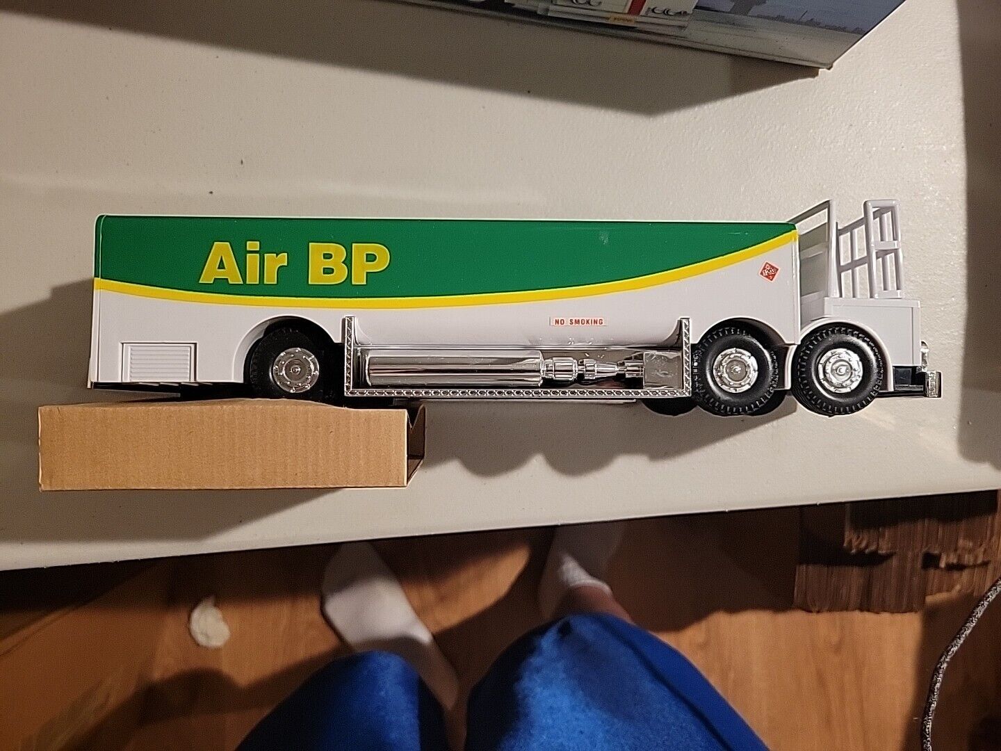 VTG 1996 Air BP Aviation Tanker Toy Collectible Truck Lights & Sirens 11.75\