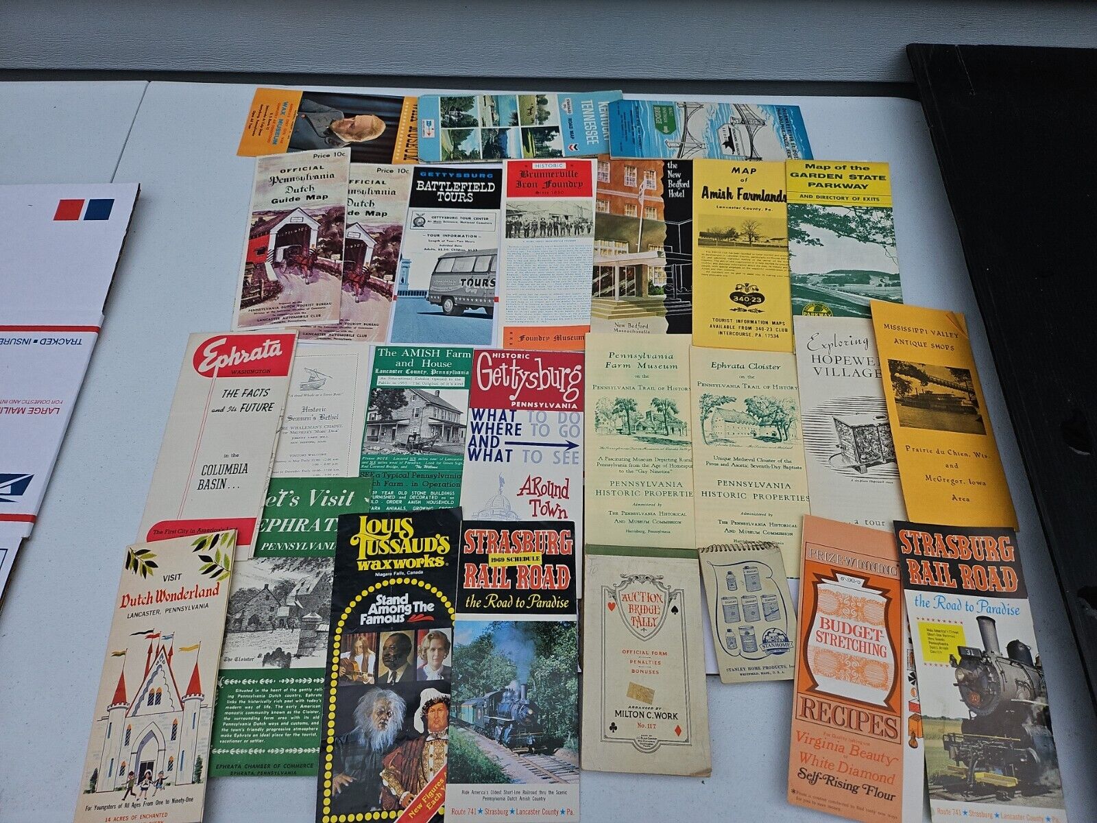 Lot Of 26 vintage road maps&Brochures VERY OLD From Pennsylvania &NJ Rare Tr7#67