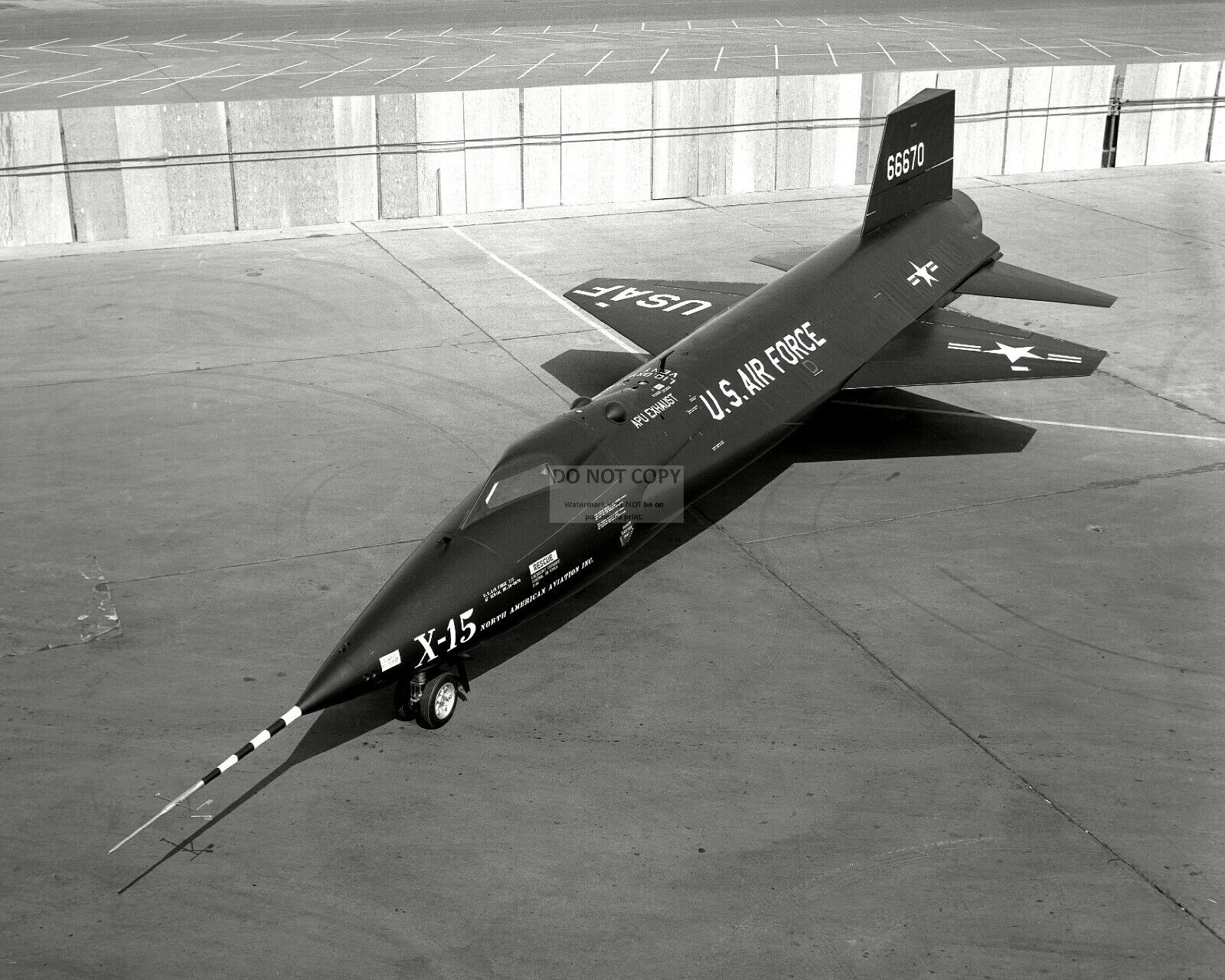 X-15 NORTH AMERICAN ROCKET-POWERED HYPERSONIC AIRCRAFT  8X10 NASA PHOTO (DD-082)