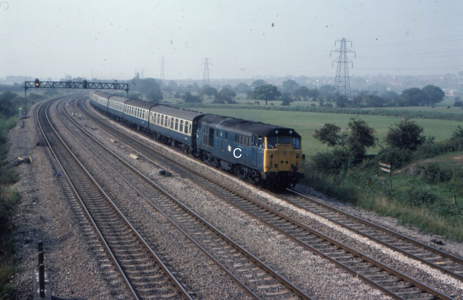 35MM SLIDE BRITISH RAILWAY BR CLASS 31 - 31422 AT PWLL-MAWR 16/09/1982