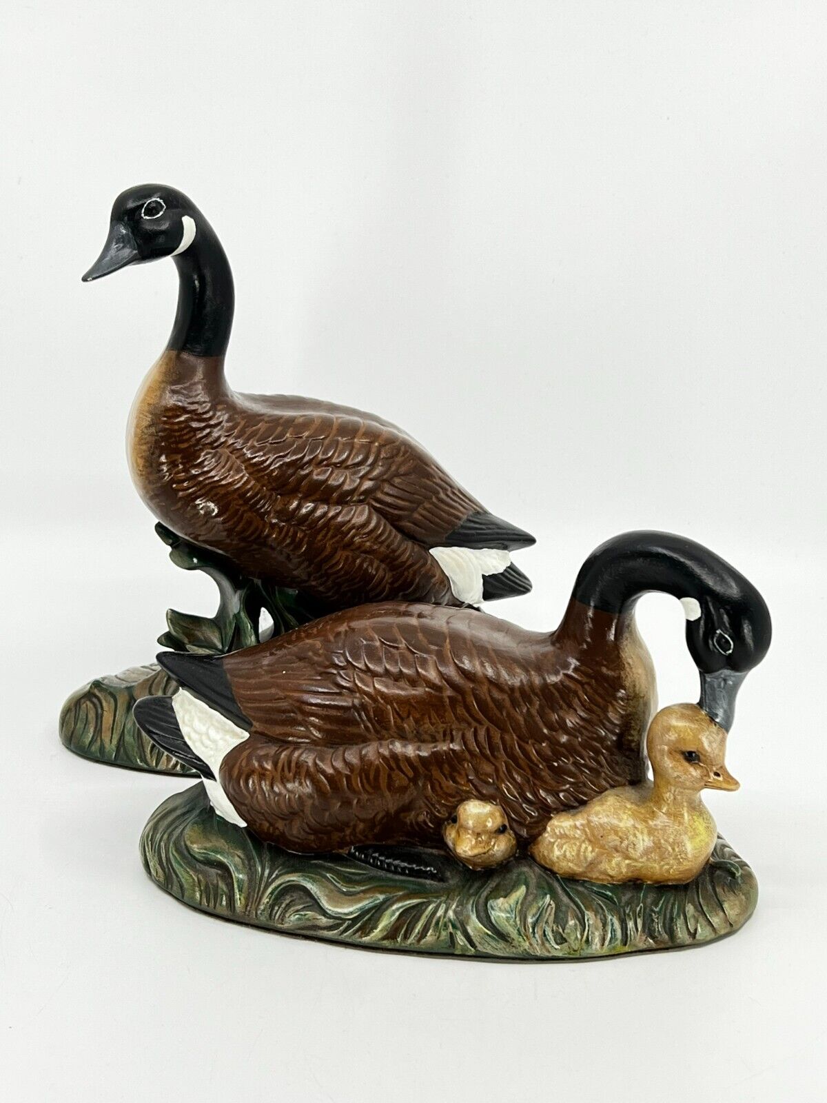 2 ATLANTIC MOLD Hand painted Ceramic Duck Family 1973 - Duck and Babies Figurine
