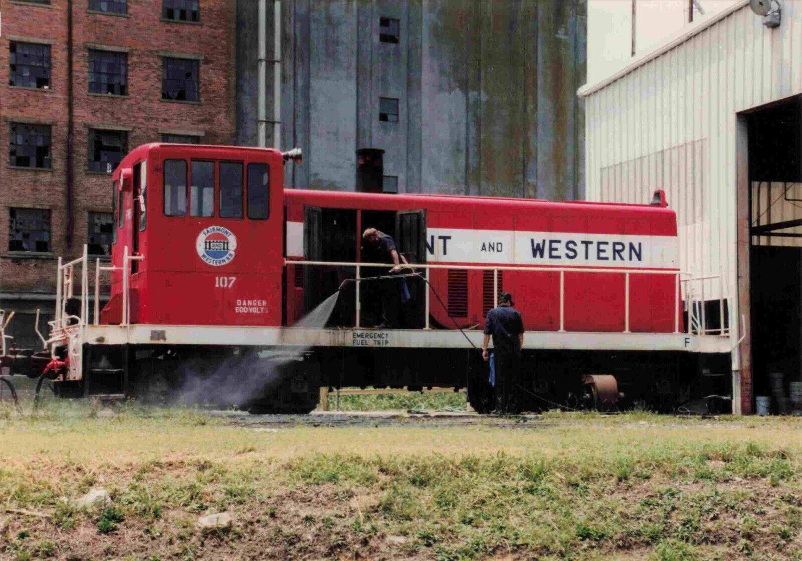 Fairmont And Western Rr 107 Locomotive Train Railroad Color Photo 3.5X5  #2292