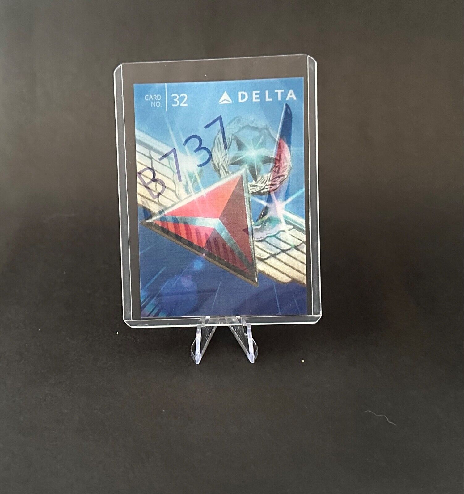 Rare Holographic Delta Airplane Trading Card Boeing 737 Card No 32 New  