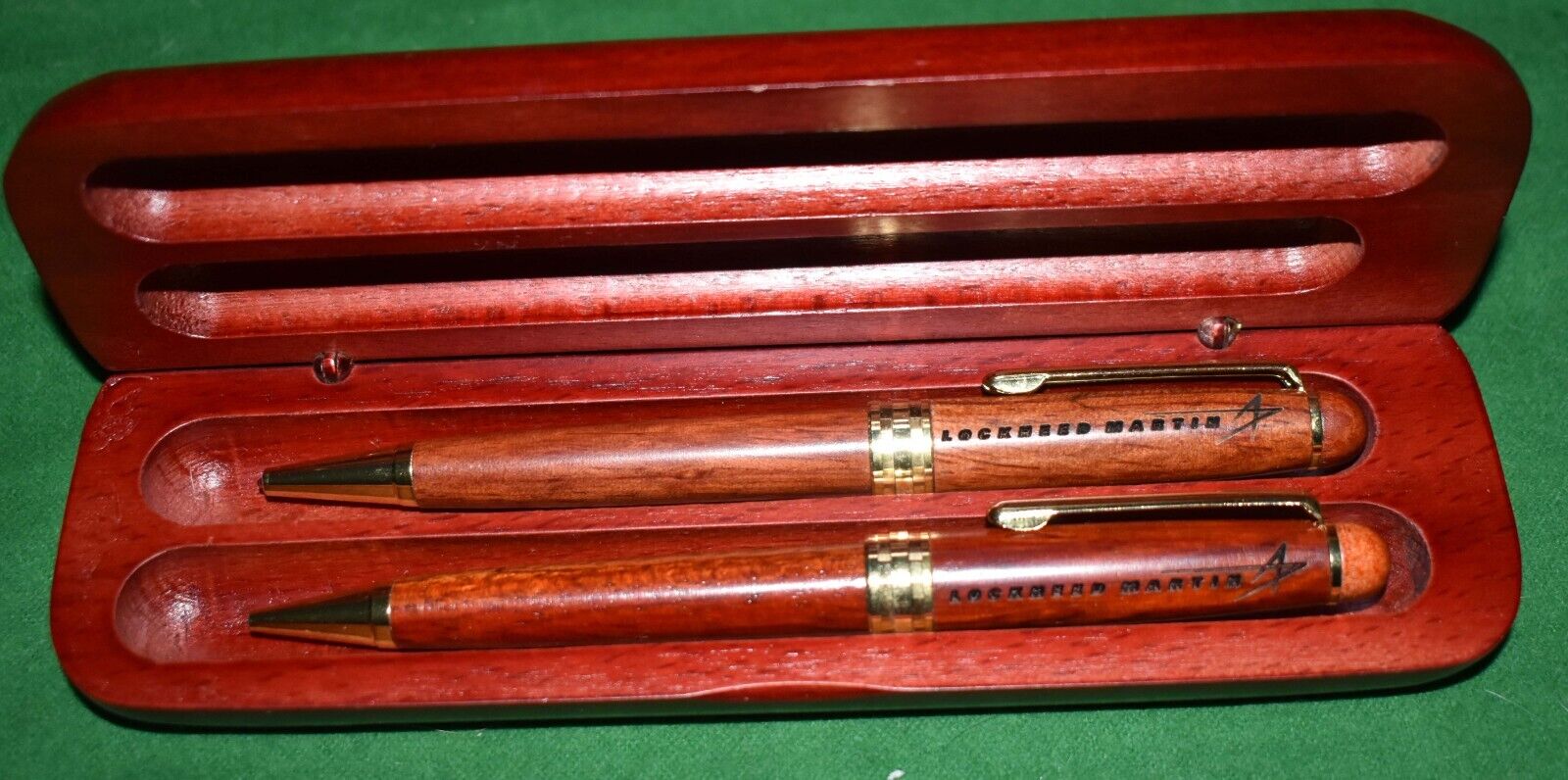 LOCKHEED MARTIN Wooden Pen/Pencil Set EMPLOYEE AWARDw/WOODEN CASE Preowned