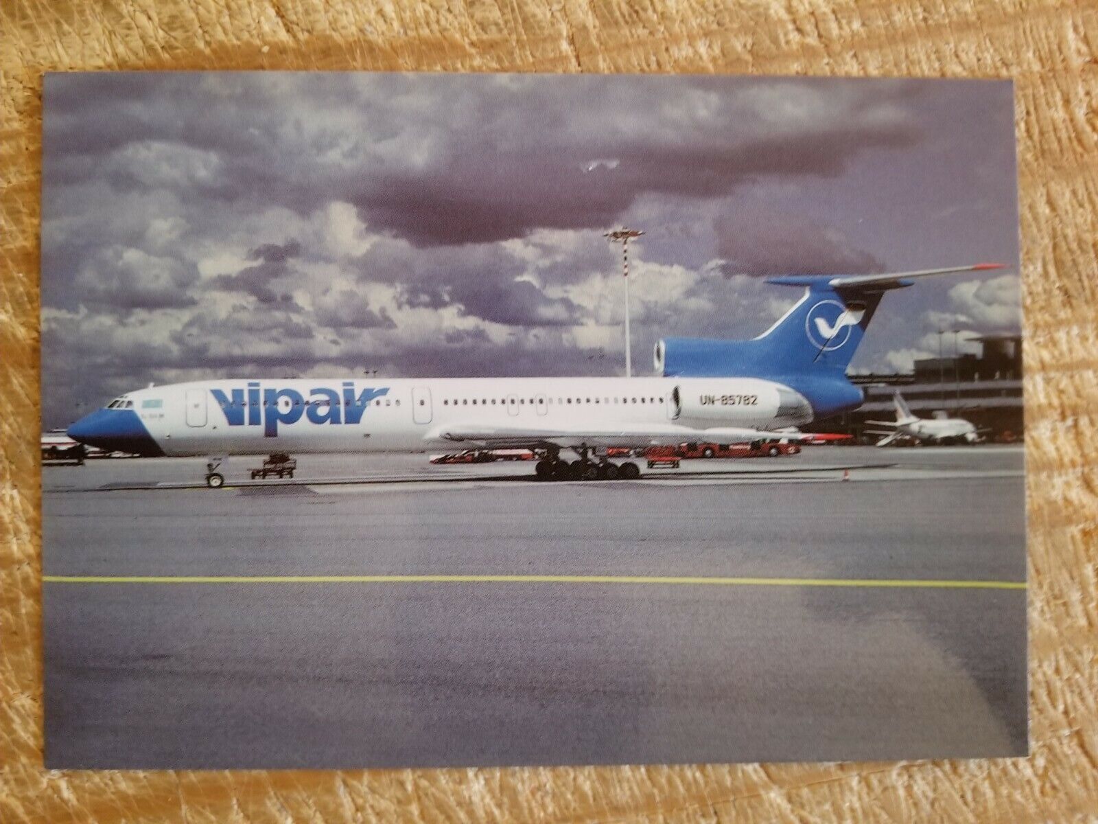 VIPAIR Airlines Tupolev TU-154M at Hamburg Vtg Unused Aircraft Postcard*P9